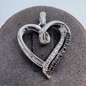 VTG Sterling Silver 925 Black & White Diamond Heart Pendant Size 1" Length